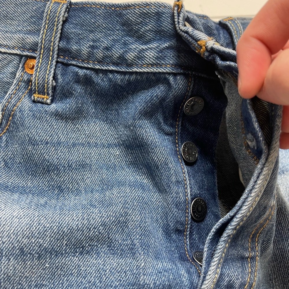 Womens Cutoff levis blue 501 32w shorts button fly - Picture 5 of 5